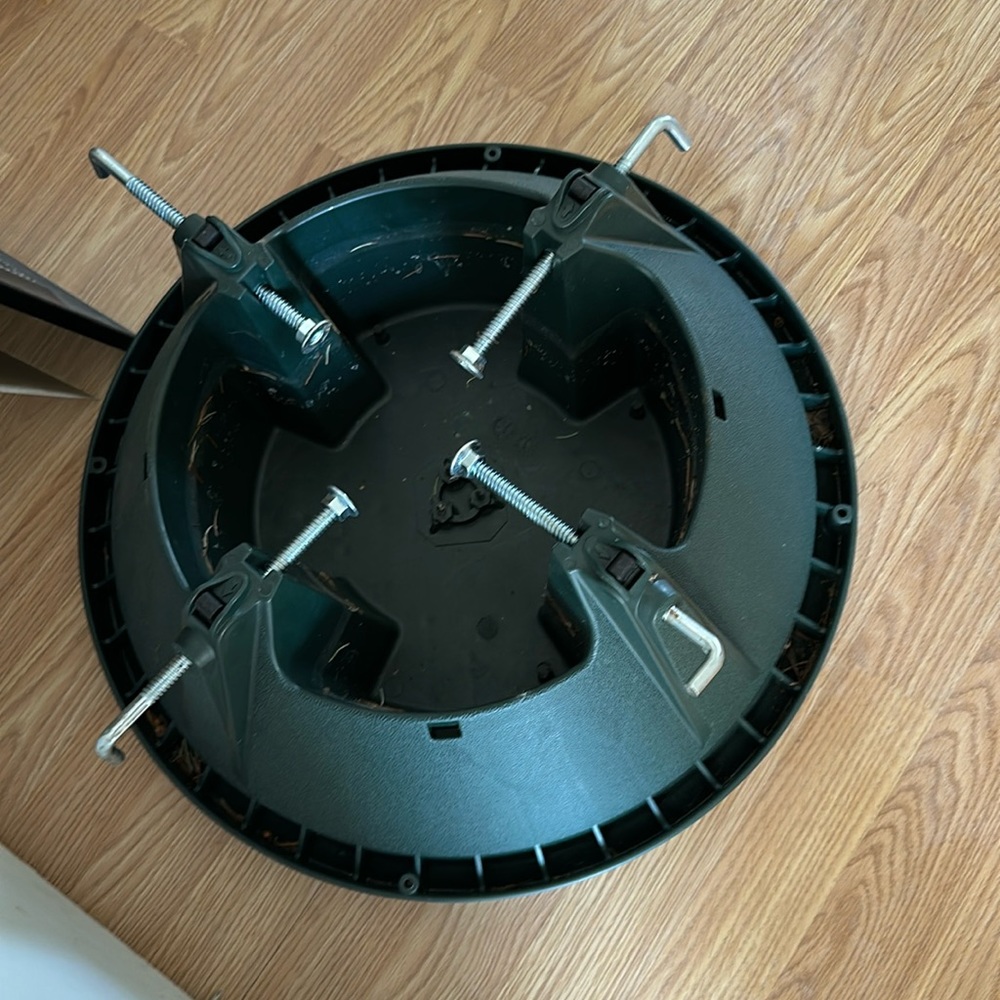 Christmas tree holder